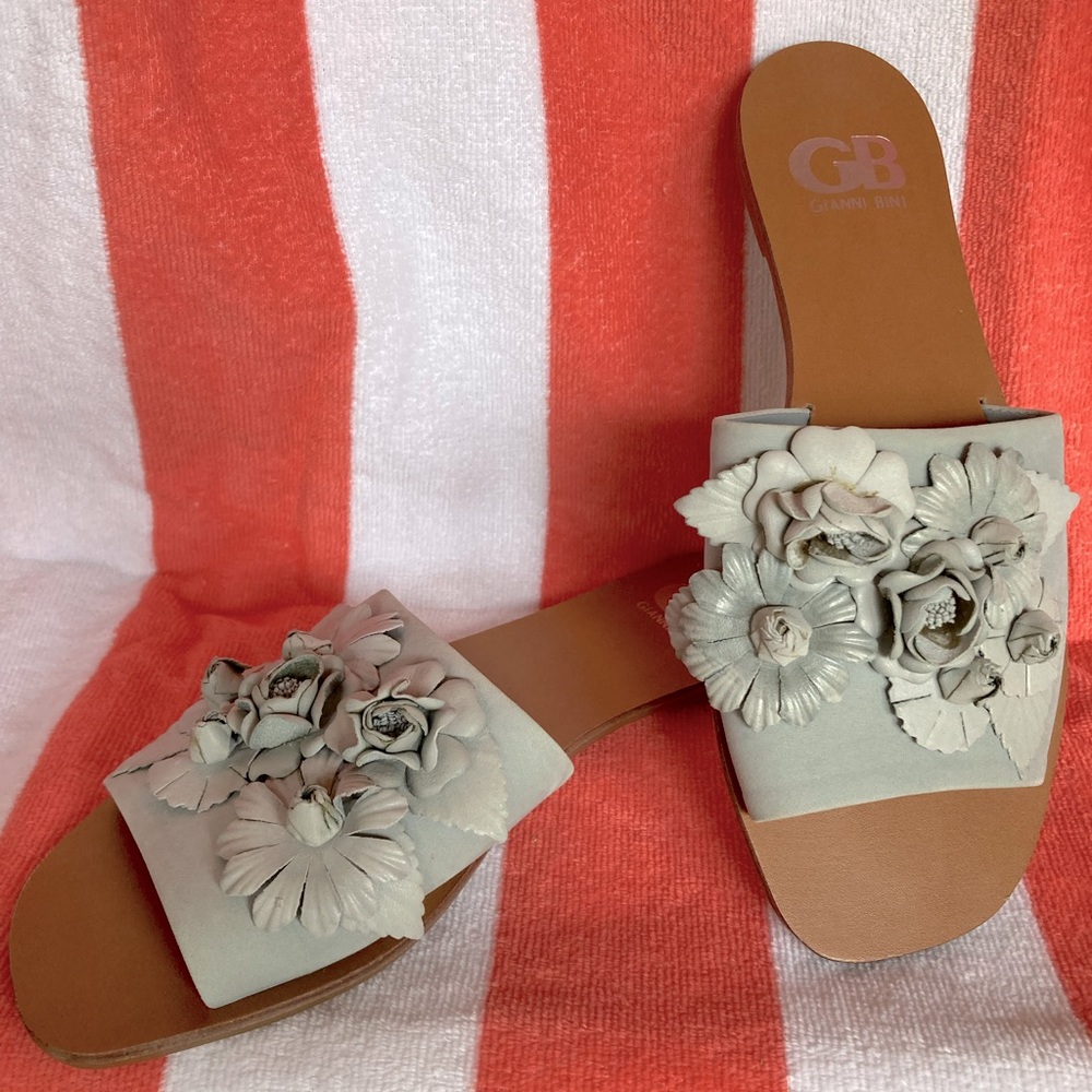 Gianni Bini beautiful leather slide sandals